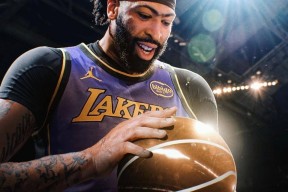 AYX-浓眉哥连续十场比赛得分超过逆转，湖人挑战极限！的简单介绍