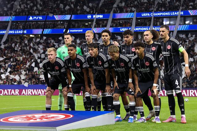  全场球迷高喊佩德里 