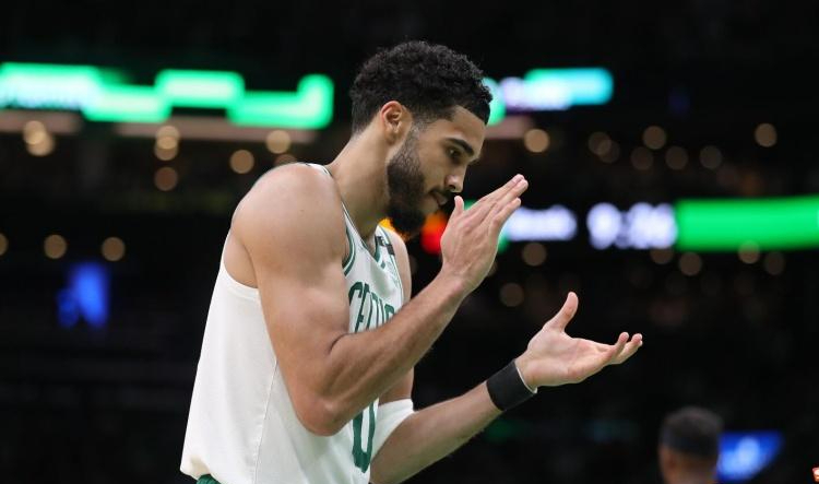 关于塔图姆新星比分优势明显表现惊艳，利物浦未来可期！的信息