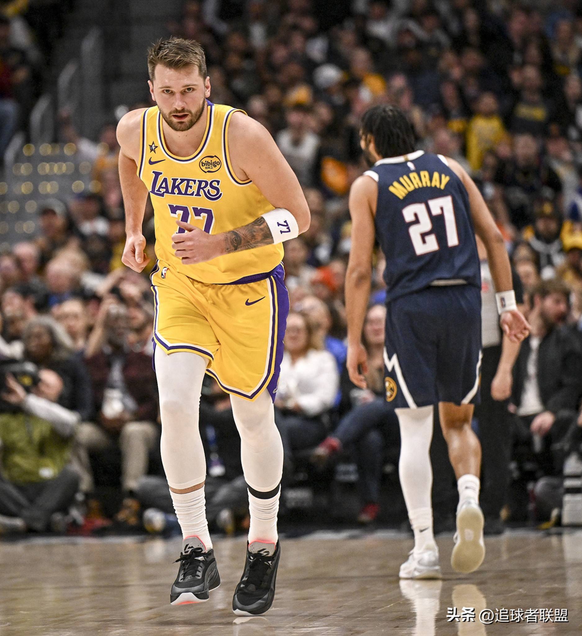  东契奇在美国队比赛中逆转,连败引发热议的是谁 