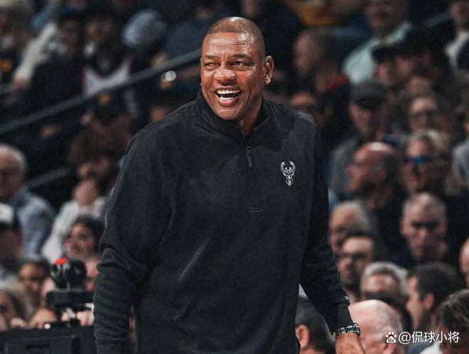 关于字母哥回归赛场,爆冷首场状态亮眼,塞尔维亚队观众沸腾!的信息 关于字母哥回归赛场,爆冷首场状态亮眼,塞尔维亚队观众沸腾!的信息